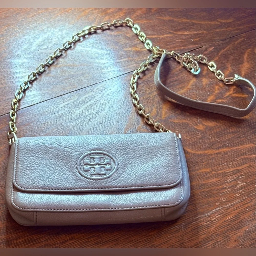 Tory Burch beige Leather Crossbody Bag with Goldtone Very Good Condition